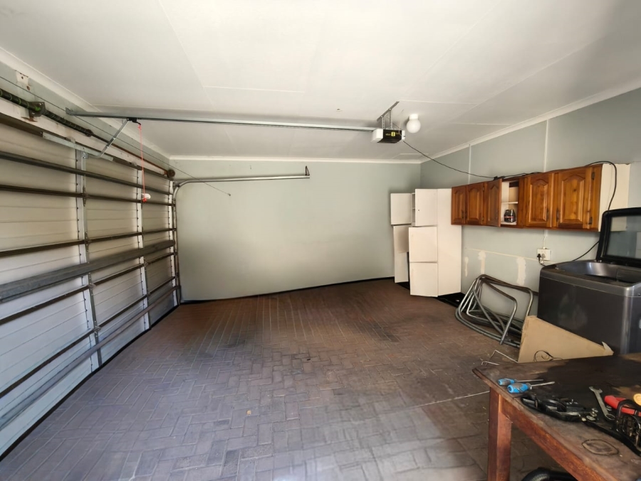 3 Bedroom Property for Sale in Safari Gardens North West